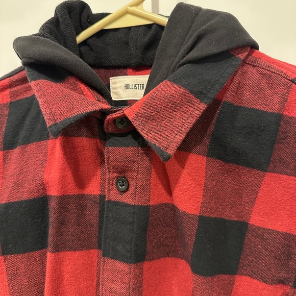 Hollister Red and Black Checkered Plaid Fleece Flannel Men's Hooded Shirt - Picture 2 of 5
